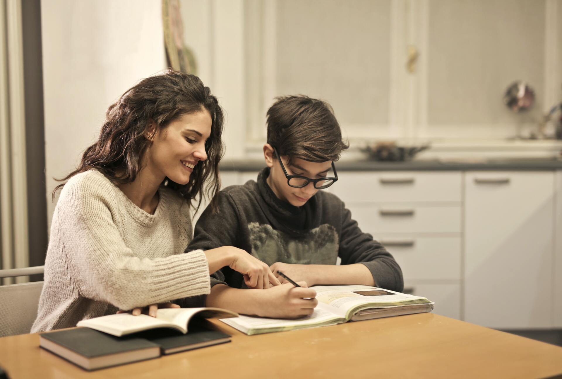 La sophrologie aide à retrouver un état de sérénité lorsque un adolescent traverse un moment de stress lié à sa scolarité.